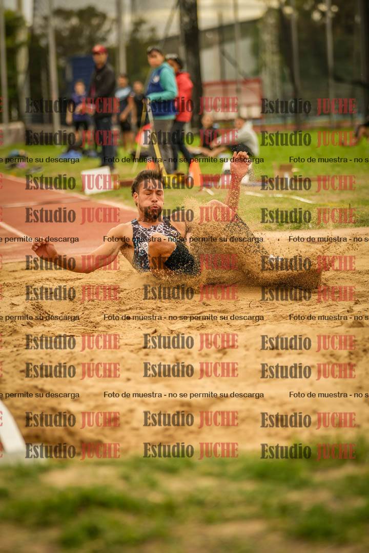 Fotos del salto triple - incluye todas las tandas