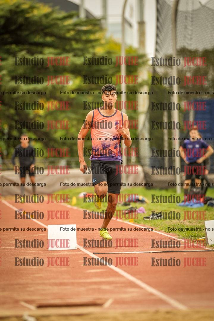Fotos del salto triple - incluye todas las tandas
