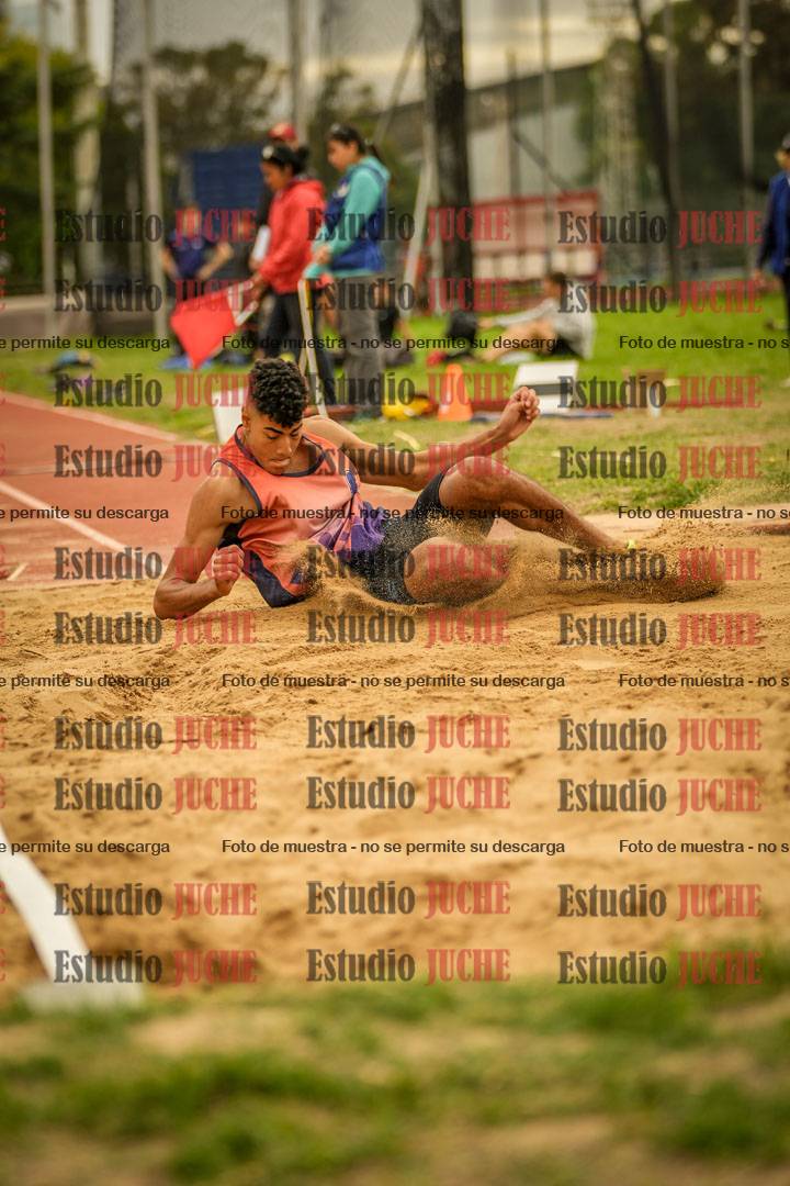 Fotos del salto triple - incluye todas las tandas