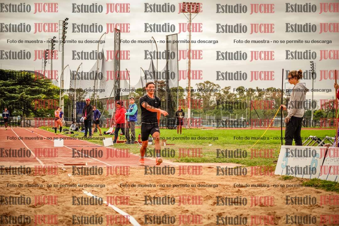 Fotos del salto triple - incluye todas las tandas