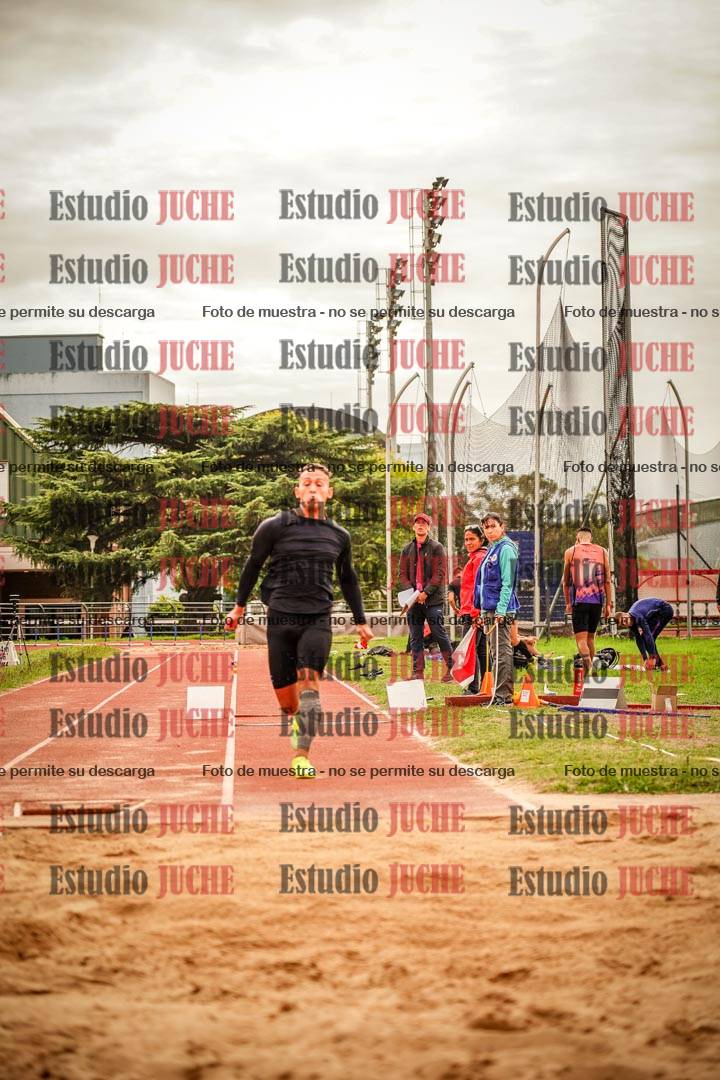 Fotos del salto triple - incluye todas las tandas