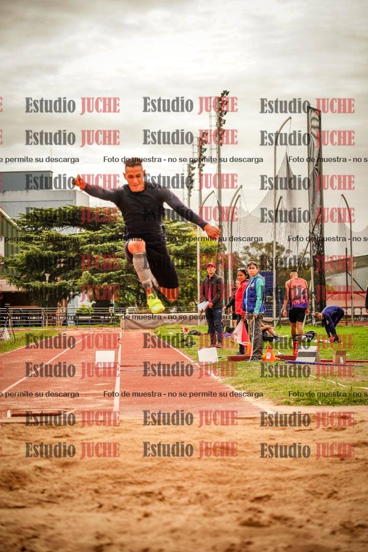 Fotos del salto triple - incluye todas las tandas