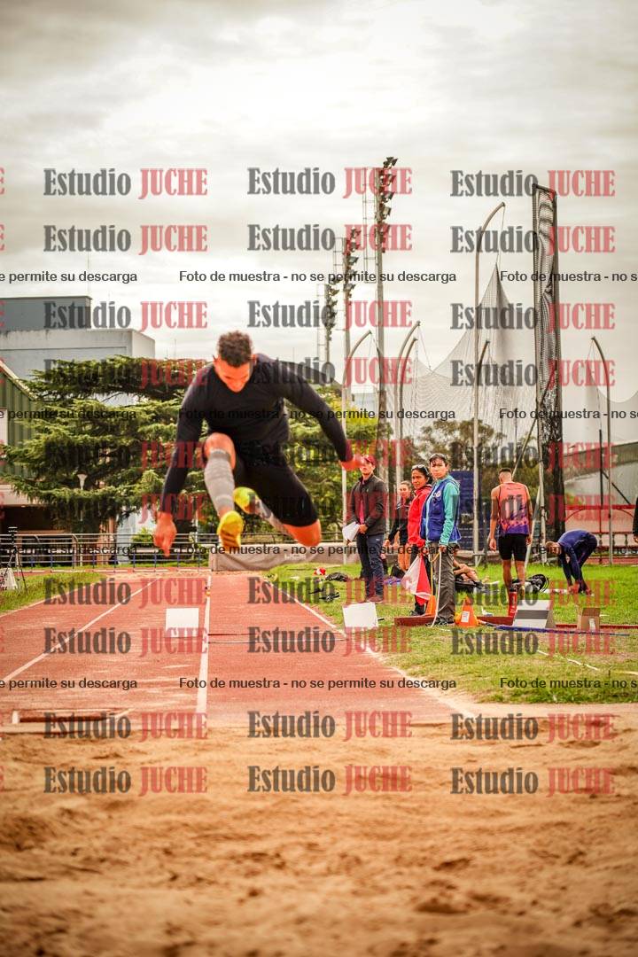 Fotos del salto triple - incluye todas las tandas