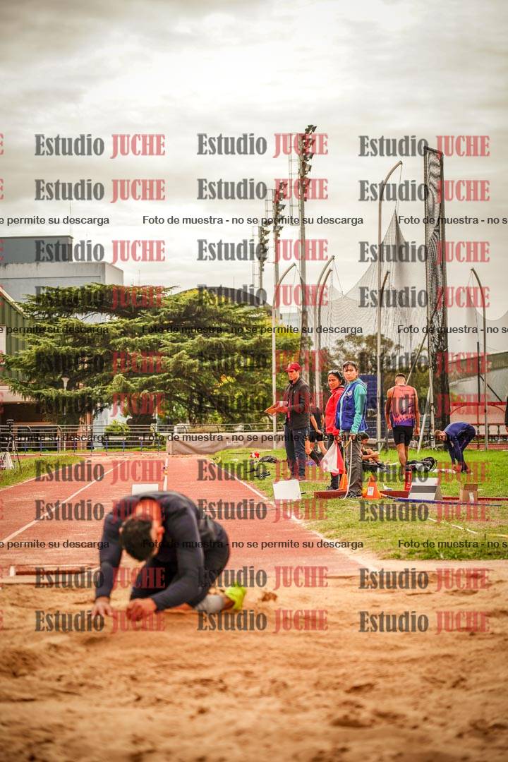 Fotos del salto triple - incluye todas las tandas