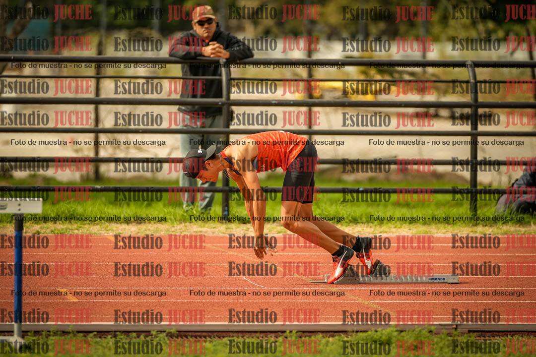 Fotos de los 295 m con vallas de varones - U16