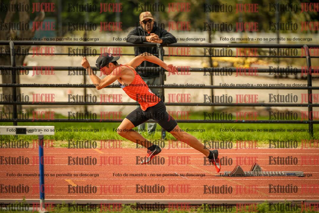 Fotos de los 295 m con vallas de varones - U16