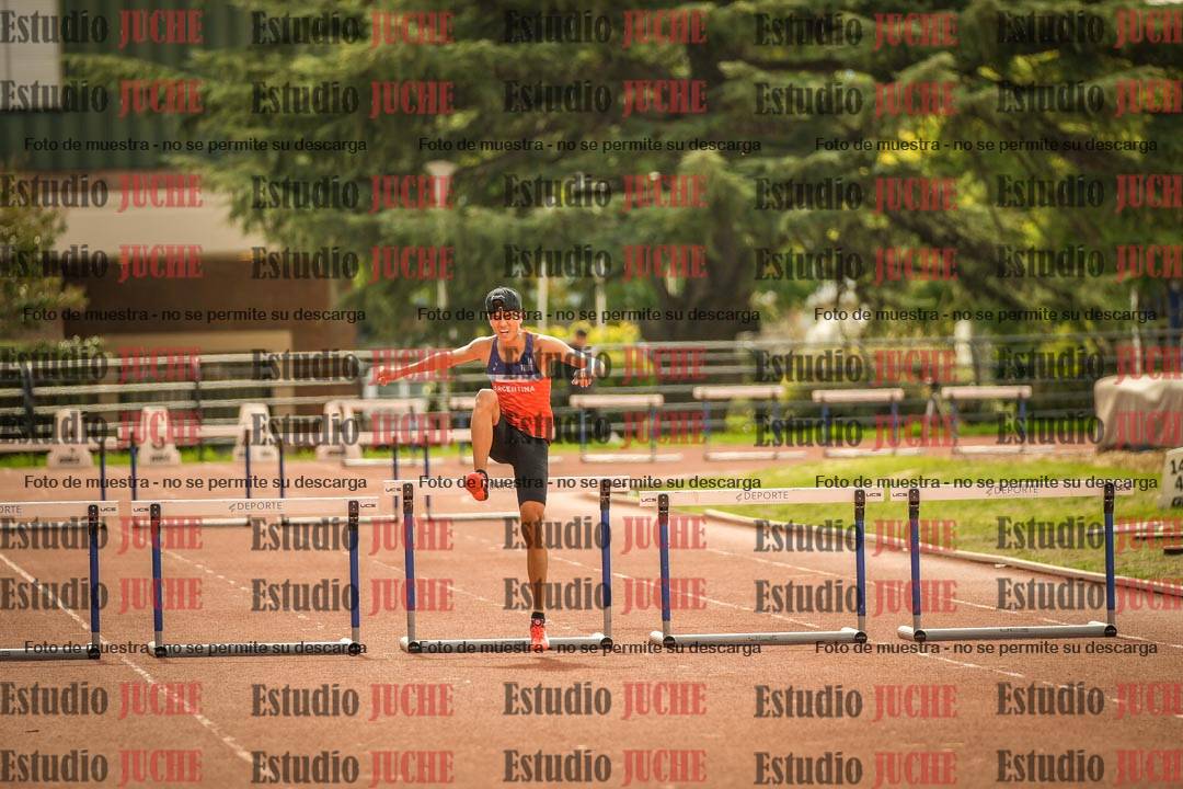 Fotos de los 295 m con vallas de varones - U16