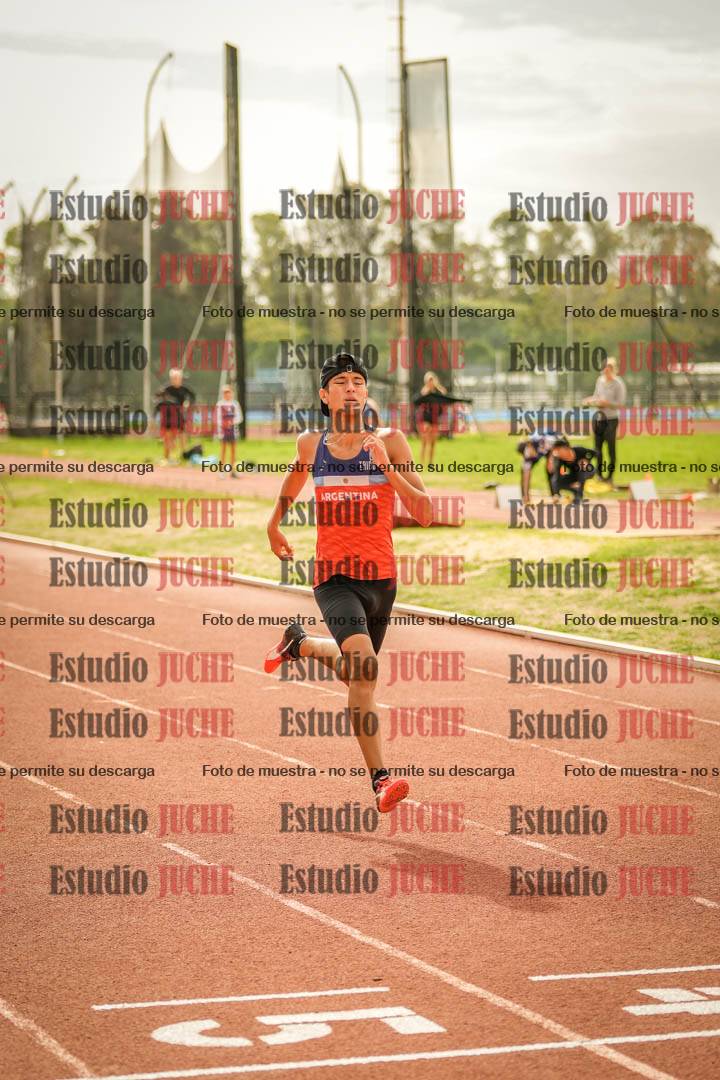 Fotos de los 295 m con vallas de varones - U16
