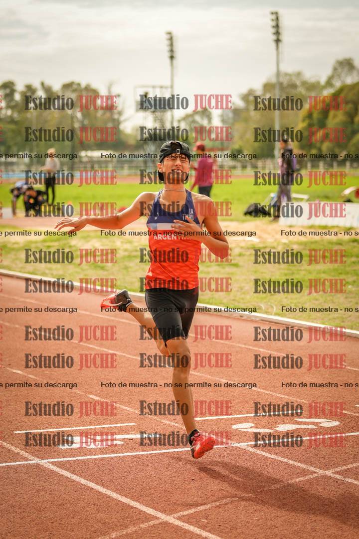 Fotos de los 295 m con vallas de varones - U16