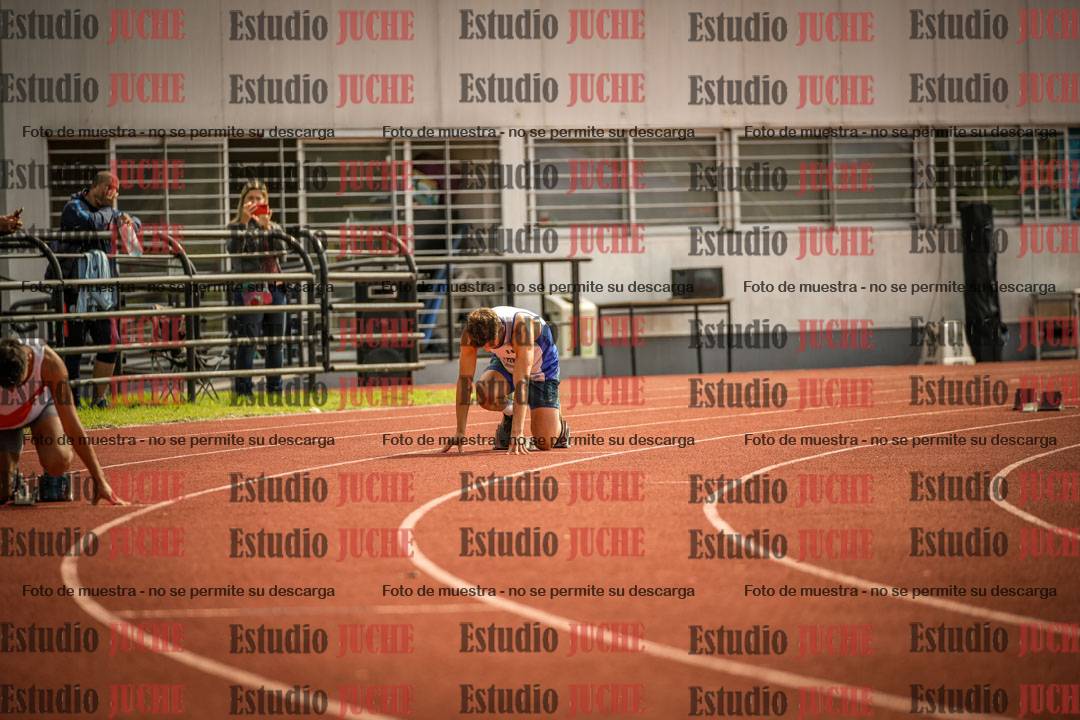 Fotos de los 400 m con vallas de varones
