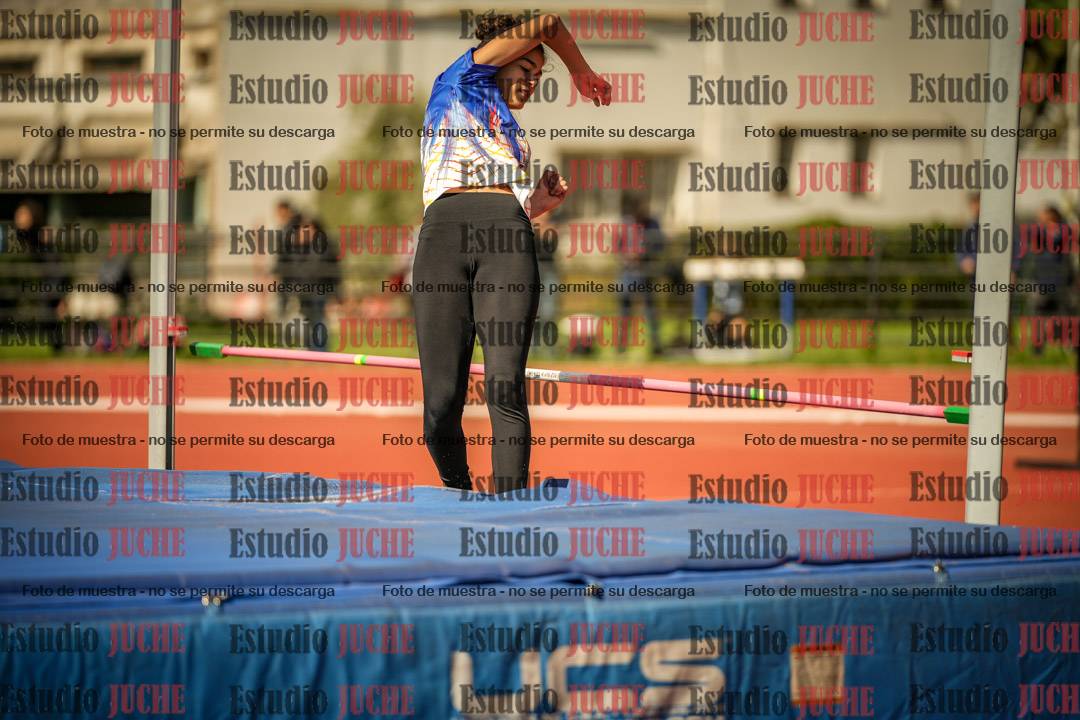 Fotos del salto en alto - incluye todos los grupos