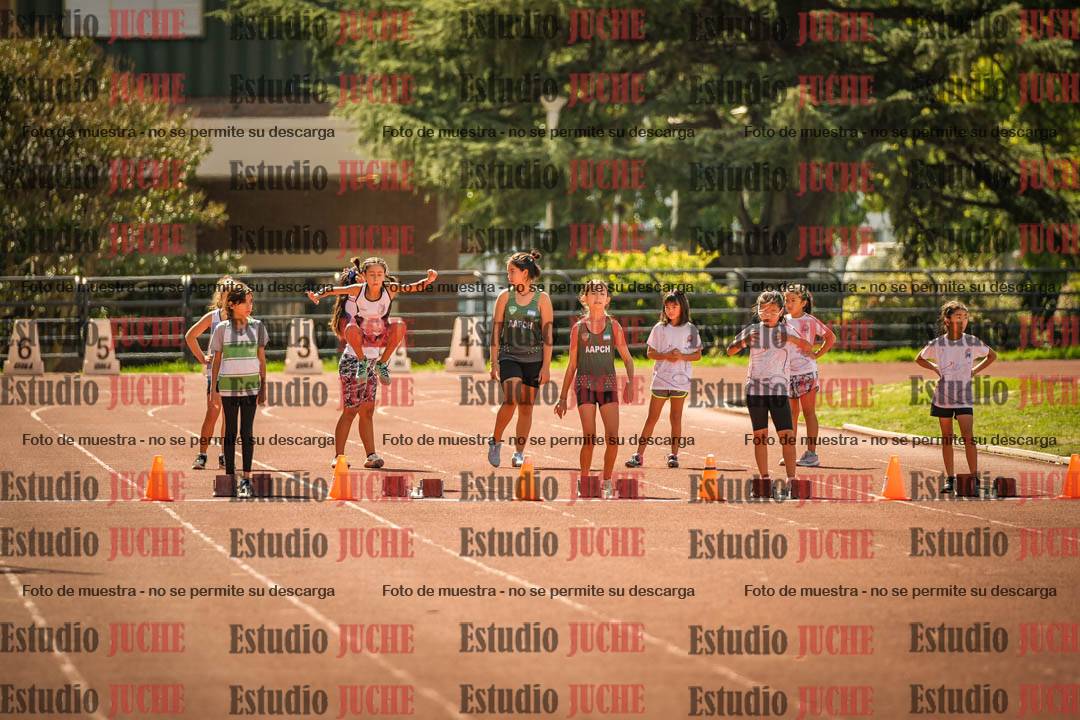 Fotos de los 50 m llanos de mujeres - U12