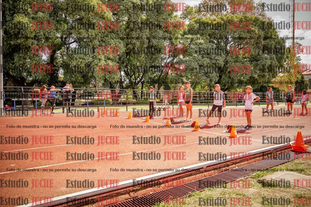 Fotos de los 50 m llanos de mujeres - U12