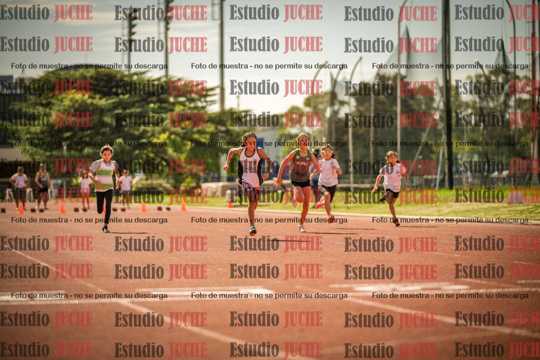 Fotos de los 50 m llanos de mujeres - U12