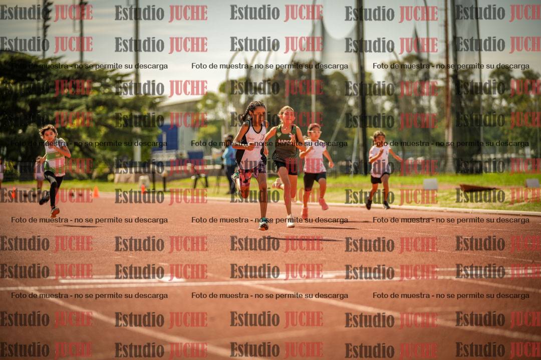 Fotos de los 50 m llanos de mujeres - U12