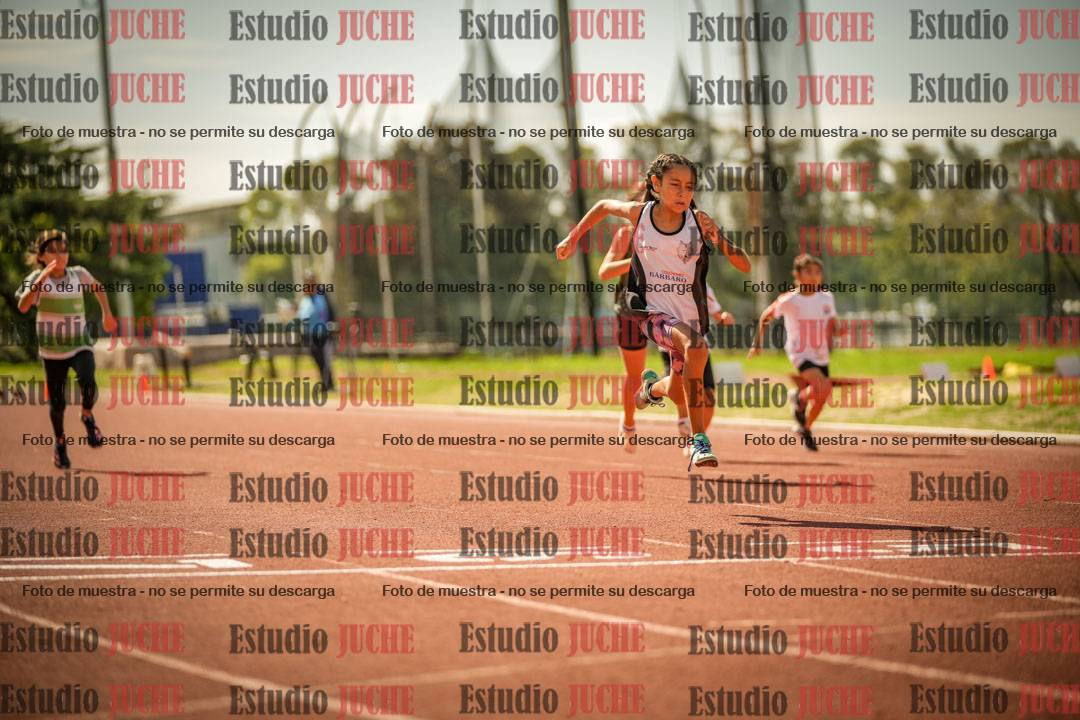 Fotos de los 50 m llanos de mujeres - U12
