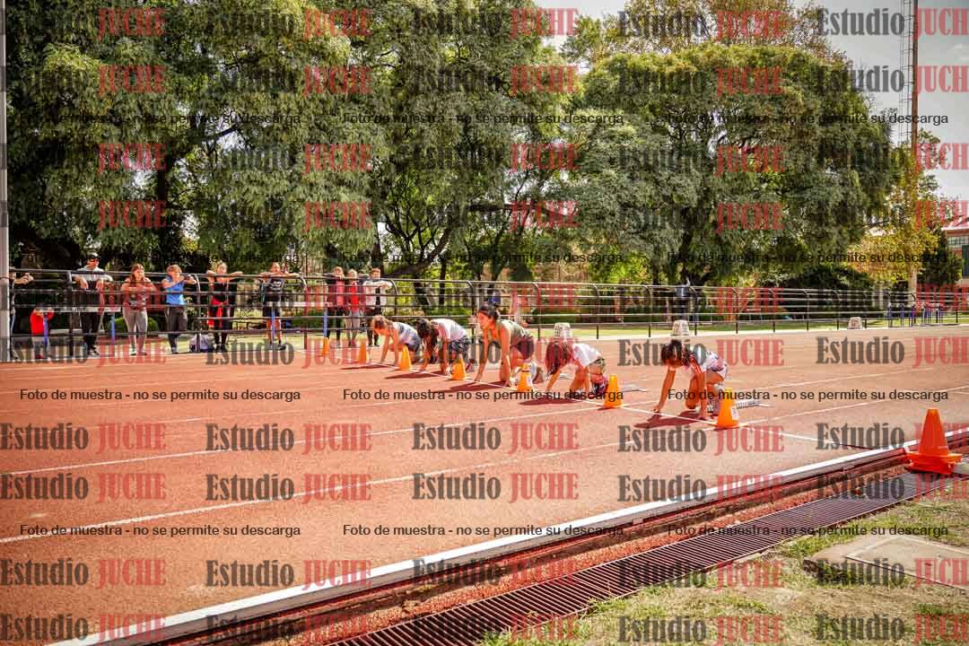 Fotos de los 50 m llanos de mujeres - U12