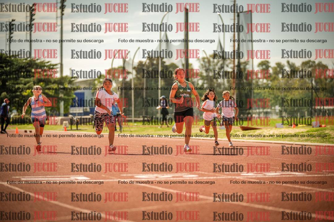 Fotos de los 50 m llanos de mujeres - U12