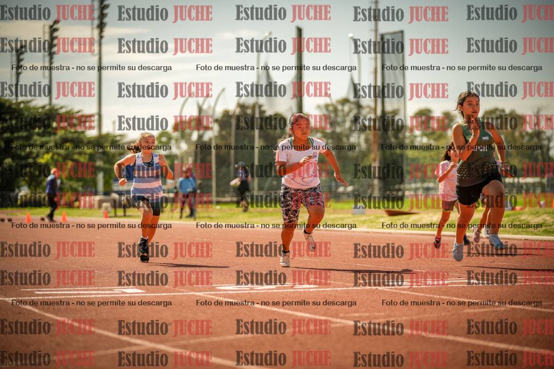 Fotos de los 50 m llanos de mujeres - U12