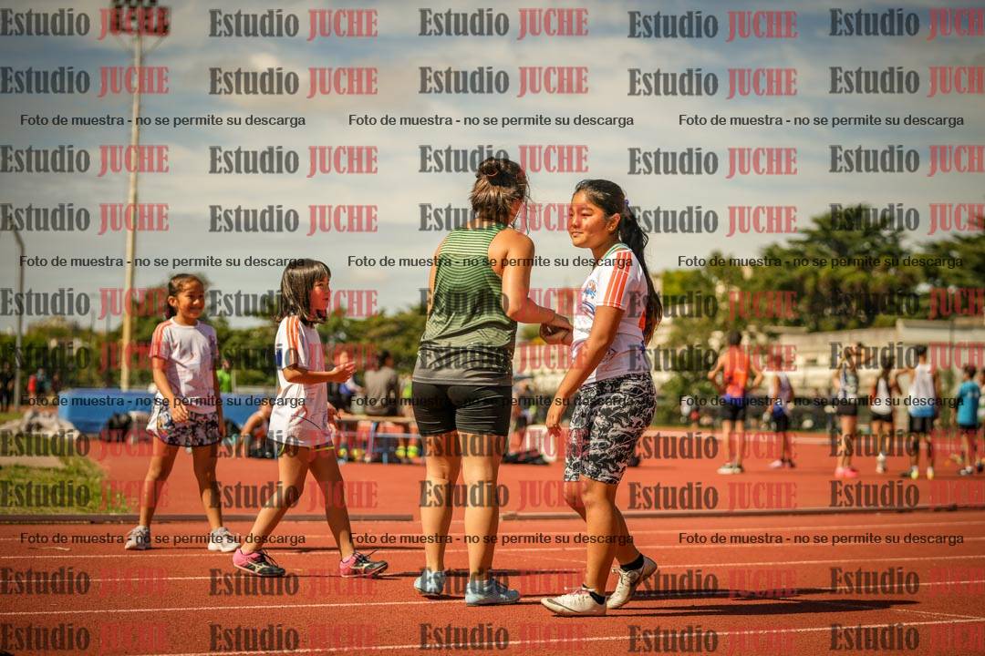 Fotos de los 50 m llanos de mujeres - U12