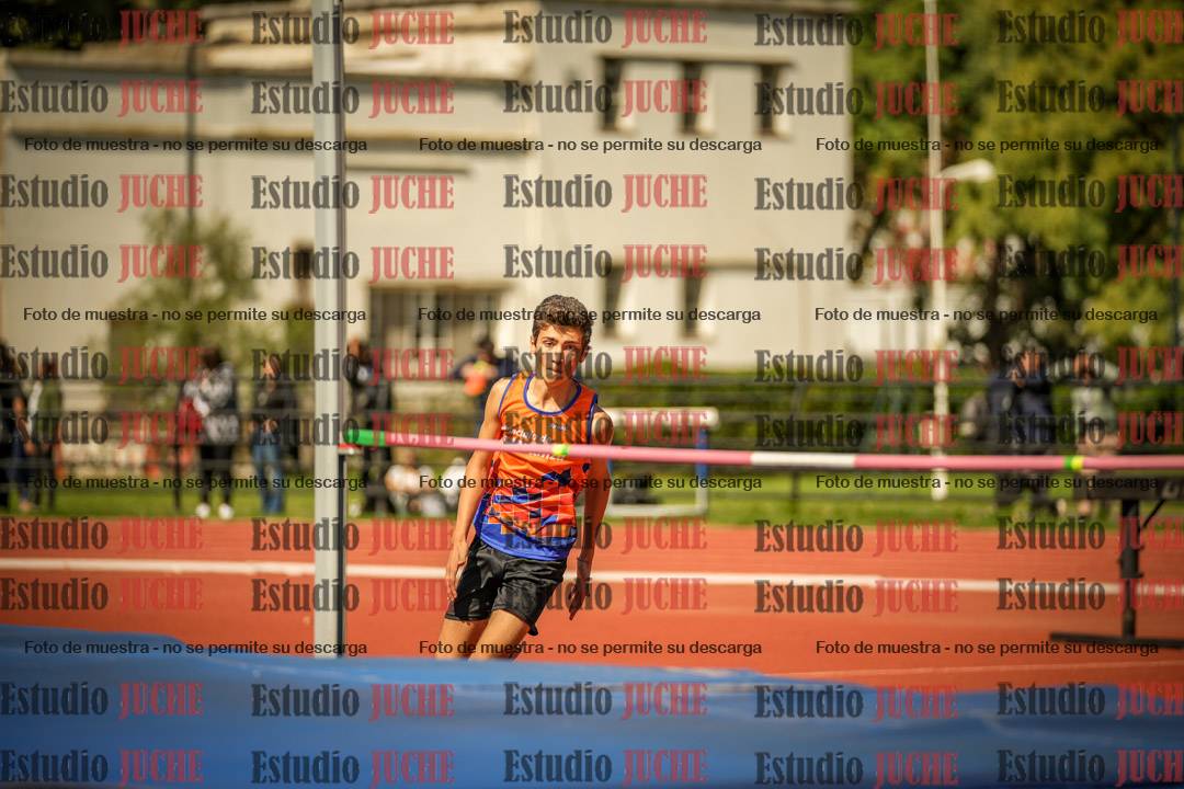 Fotos del salto en alto - incluye todos los grupos