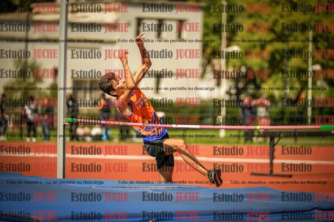 Fotos del salto en alto - incluye todos los grupos