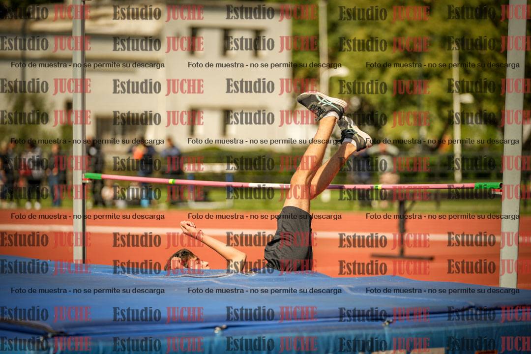 Fotos del salto en alto - incluye todos los grupos