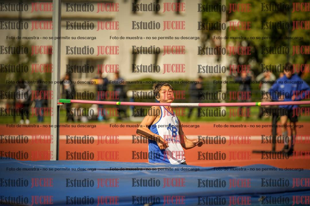 Fotos del salto en alto - incluye todos los grupos
