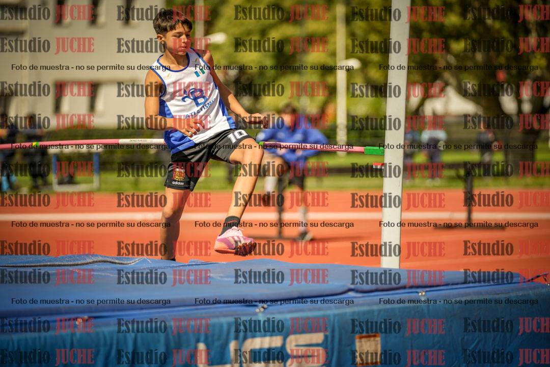 Fotos del salto en alto - incluye todos los grupos