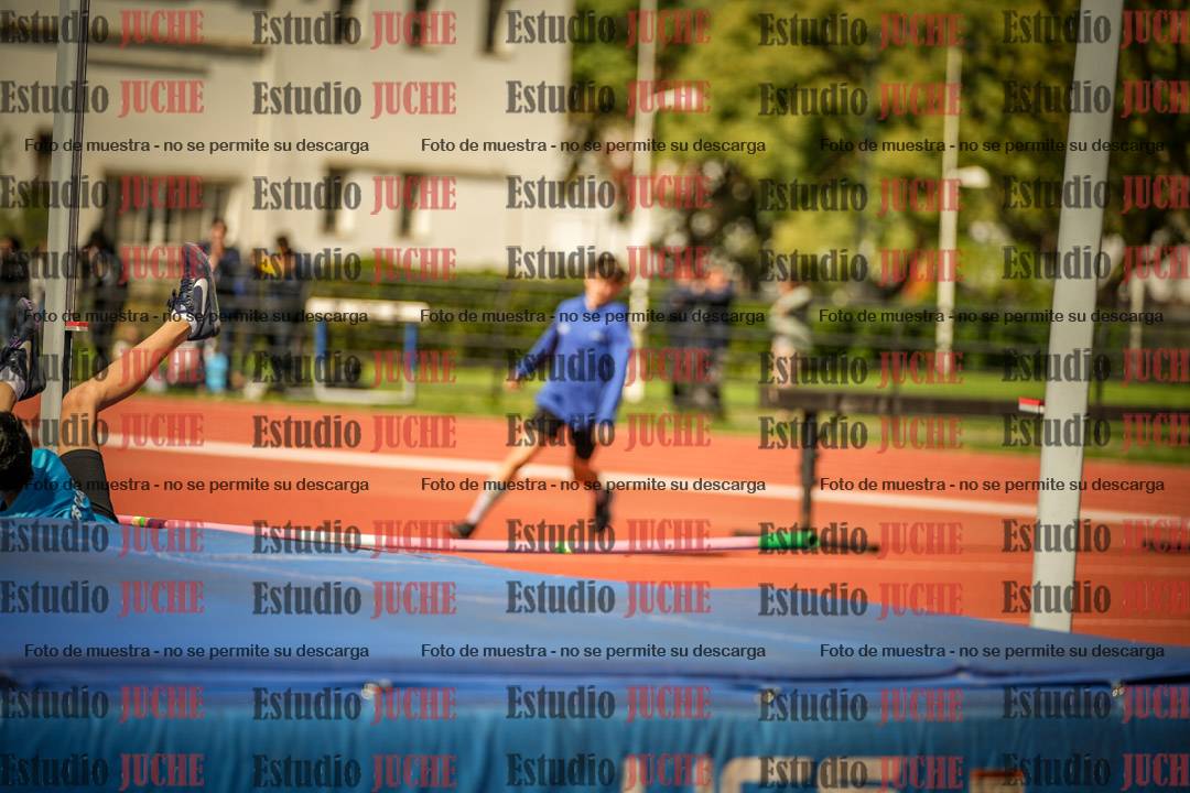 Fotos del salto en alto - incluye todos los grupos