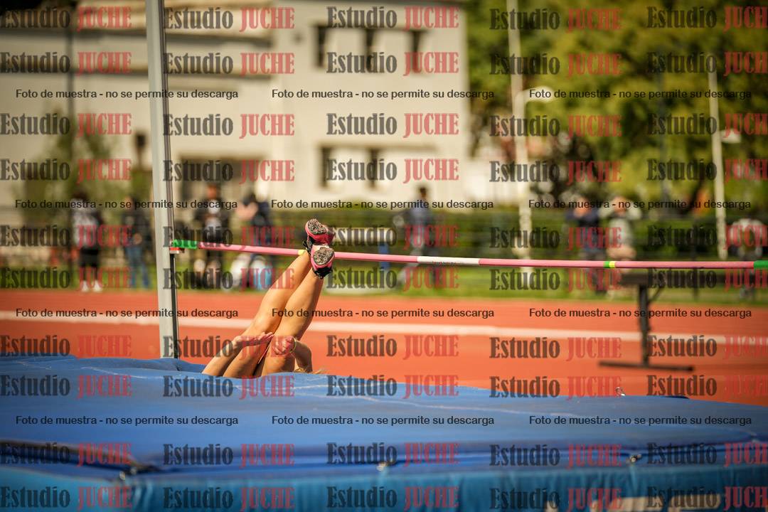 Fotos del salto en alto - incluye todos los grupos