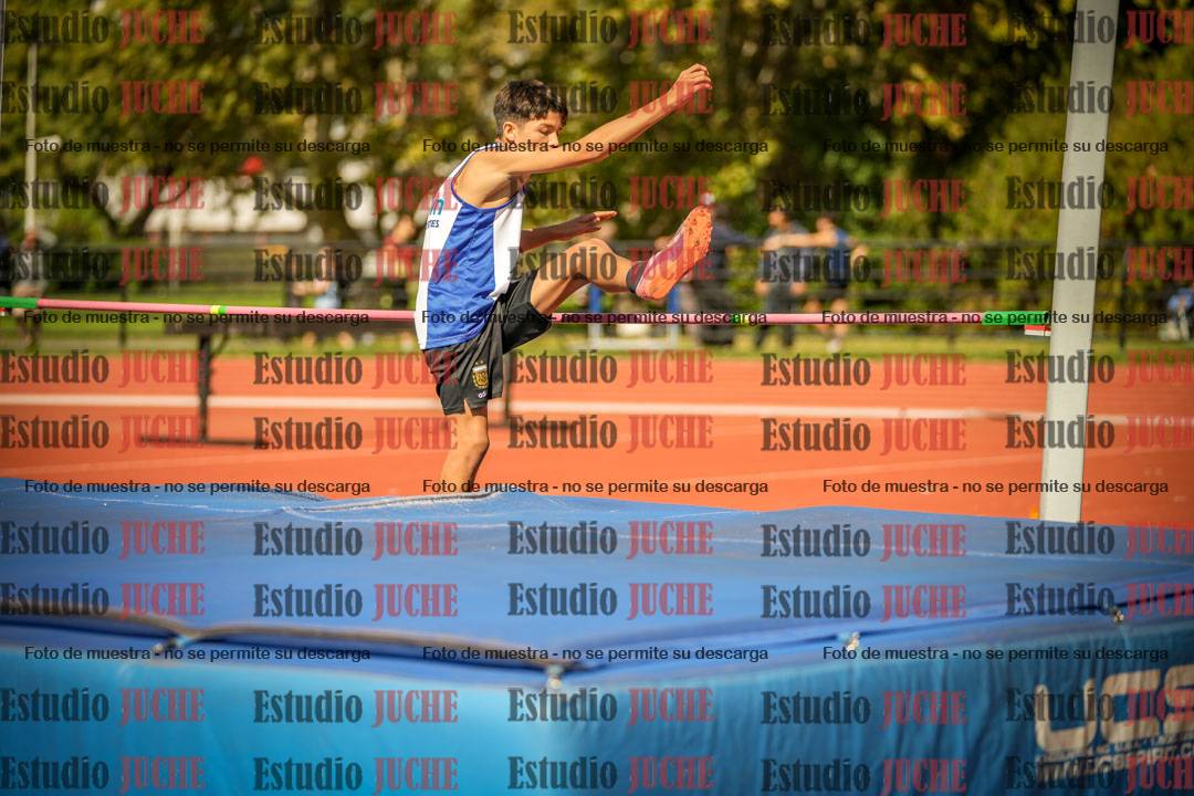 Fotos del salto en alto - incluye todos los grupos