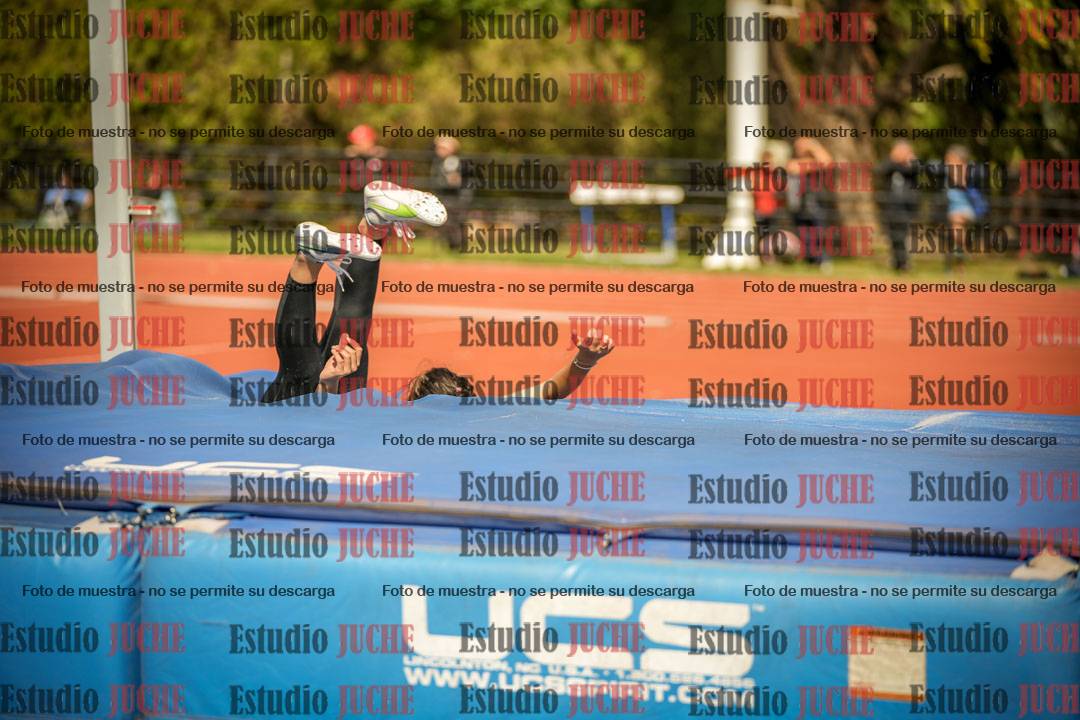 Fotos del salto en alto - incluye todos los grupos