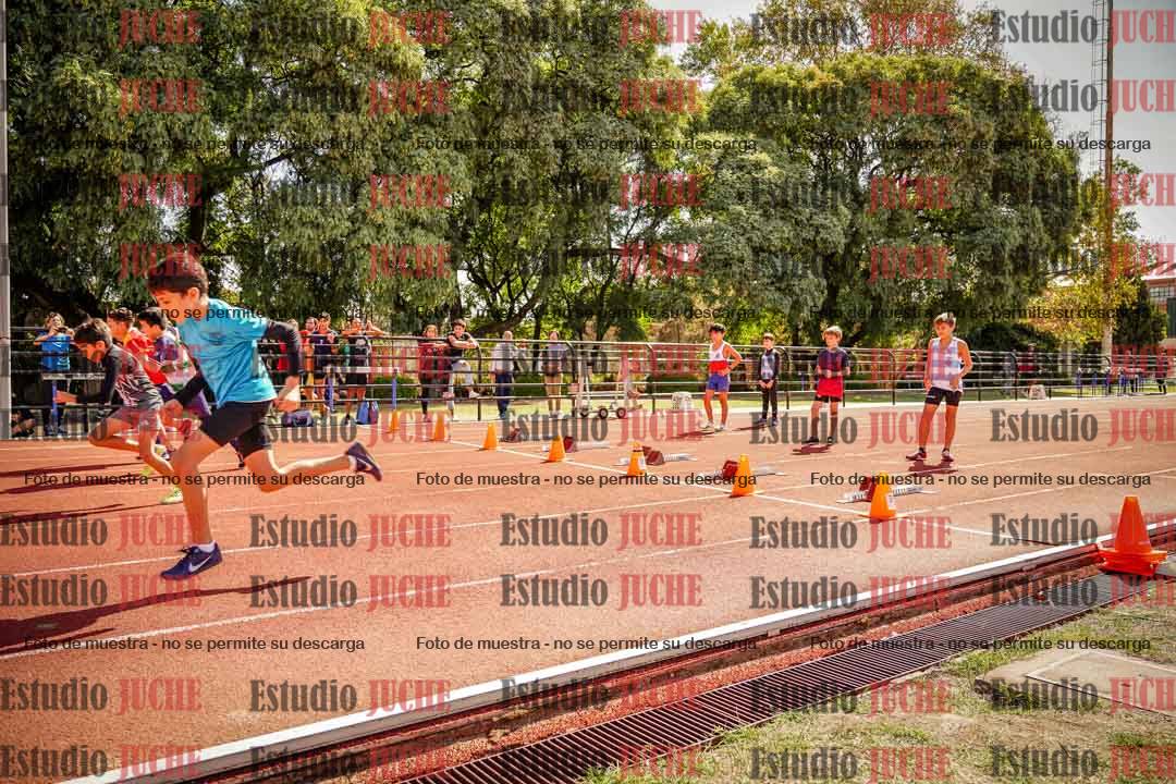 Fotos de los 50 m llanos de varones - U12