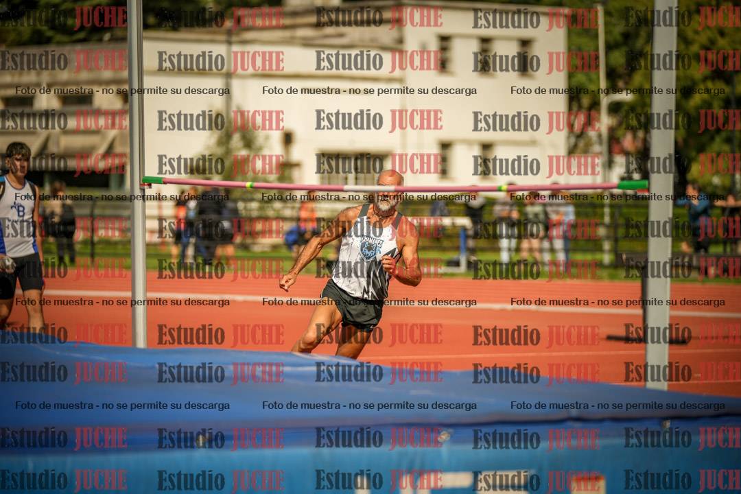 Fotos del salto en alto - incluye todos los grupos