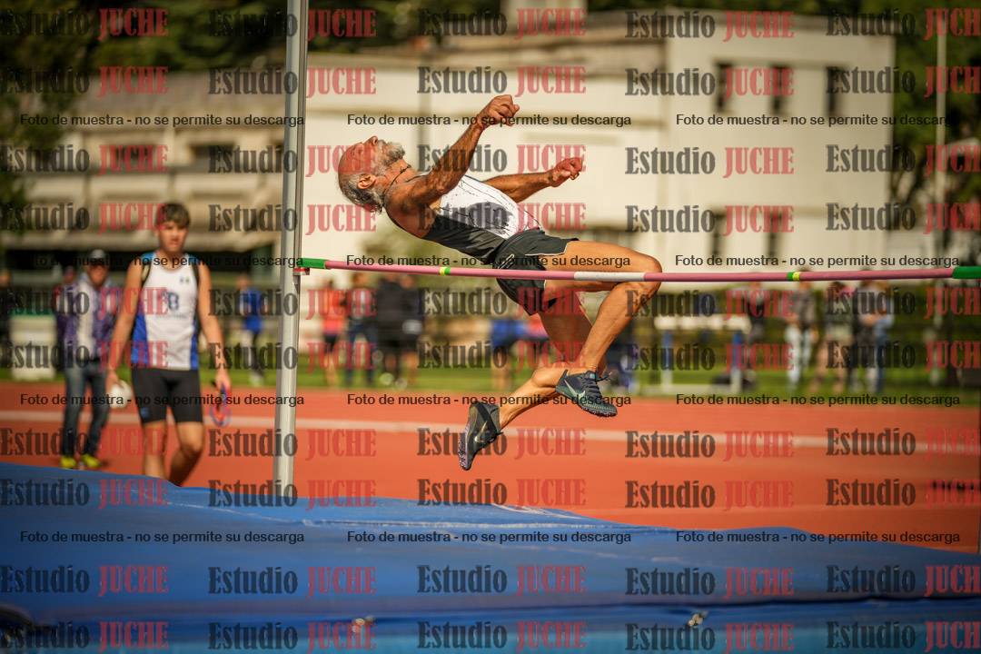 Fotos del salto en alto - incluye todos los grupos