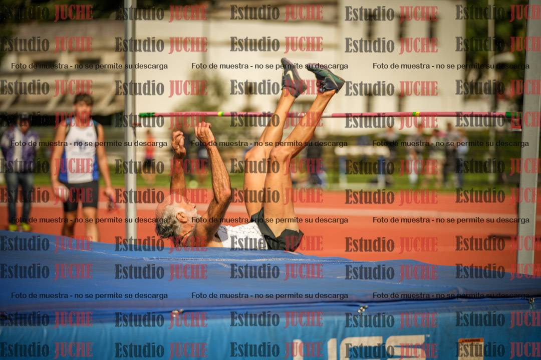 Fotos del salto en alto - incluye todos los grupos