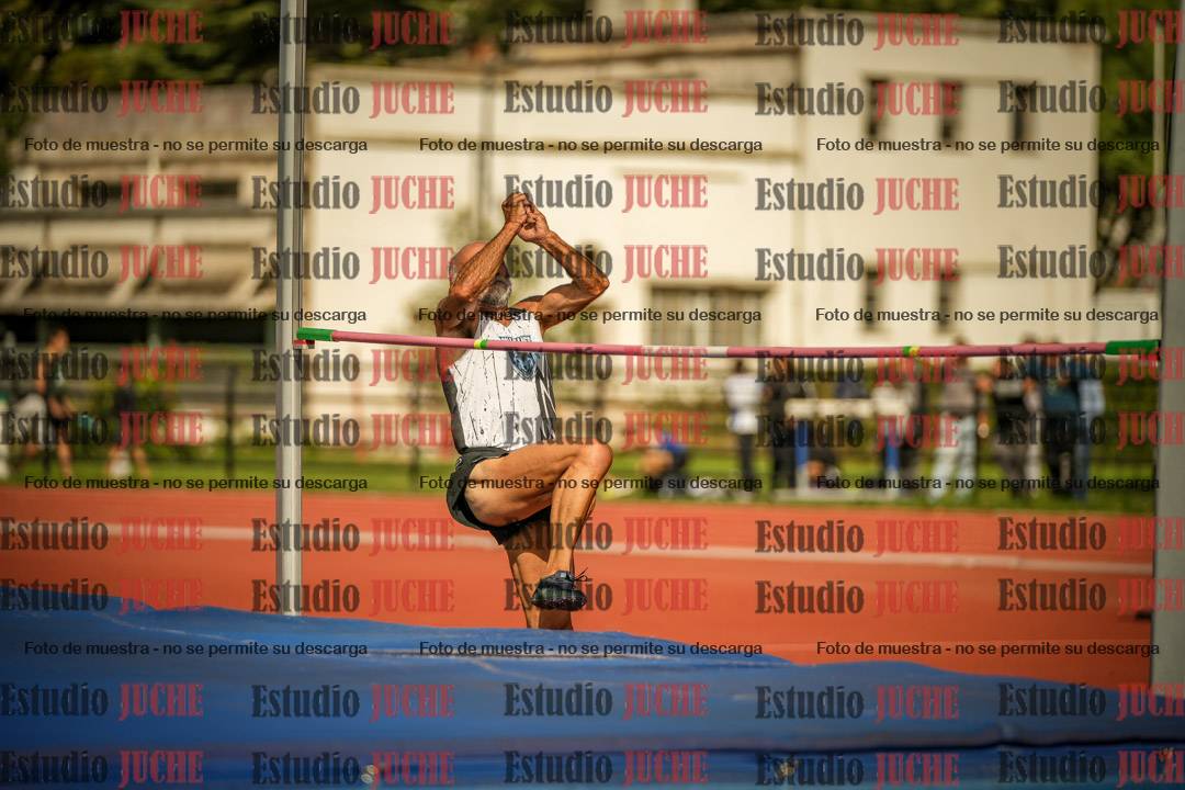Fotos del salto en alto - incluye todos los grupos