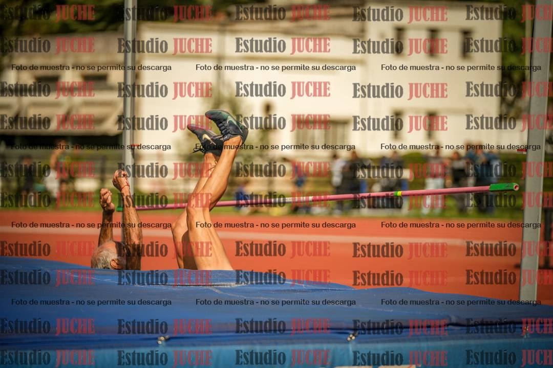 Fotos del salto en alto - incluye todos los grupos