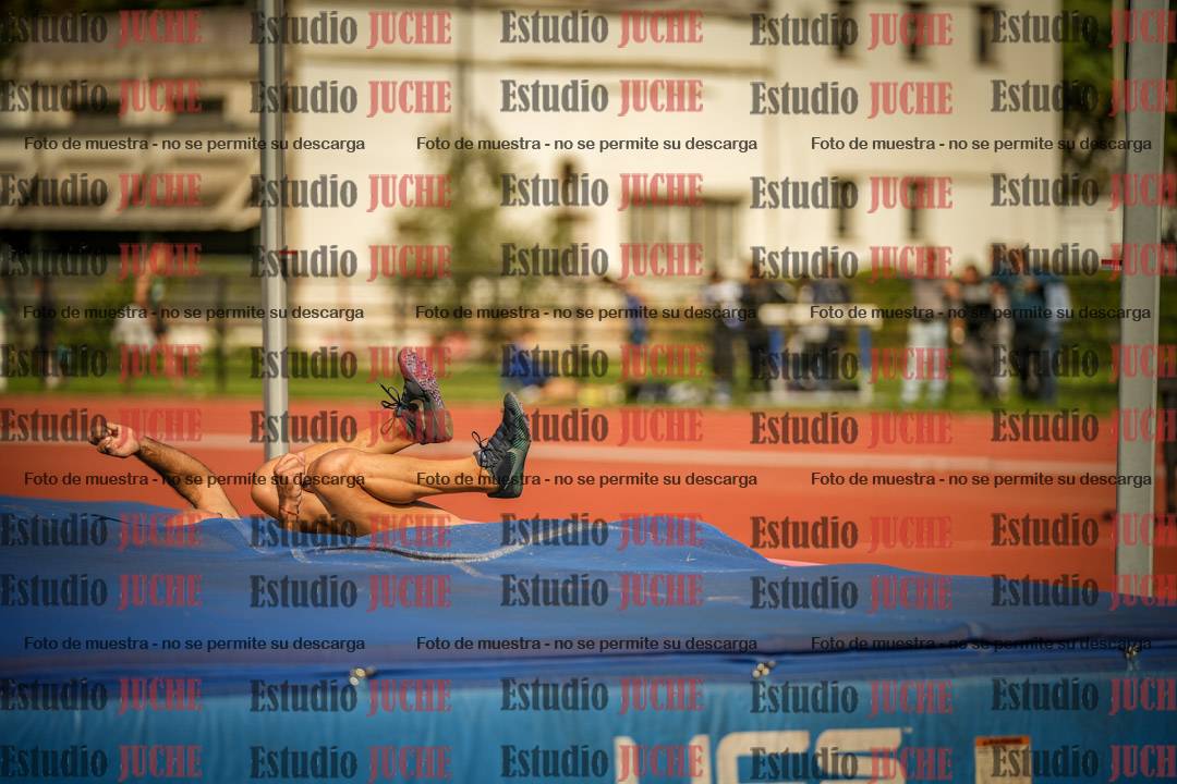 Fotos del salto en alto - incluye todos los grupos