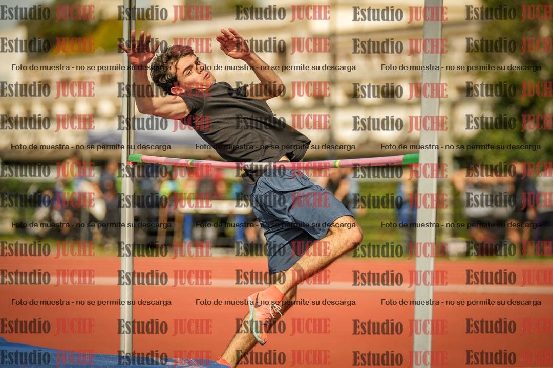 Fotos del salto en alto - incluye todos los grupos