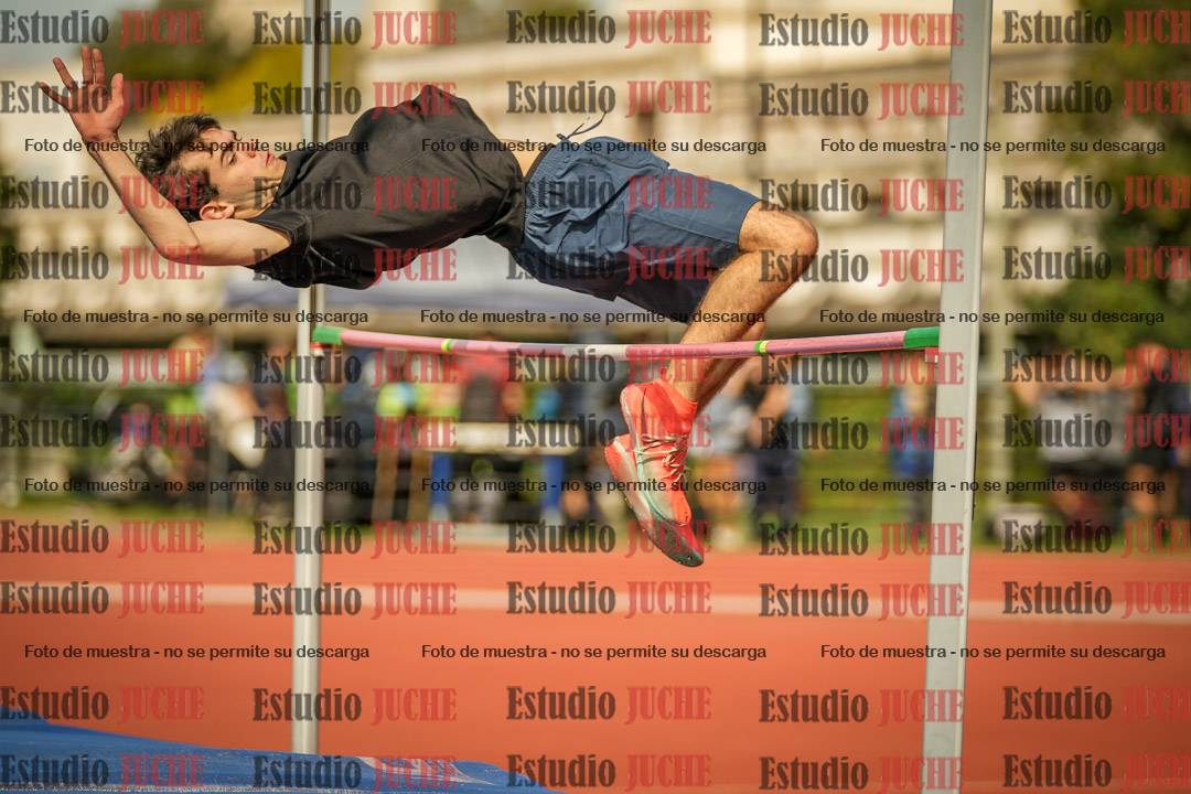 Fotos del salto en alto - incluye todos los grupos