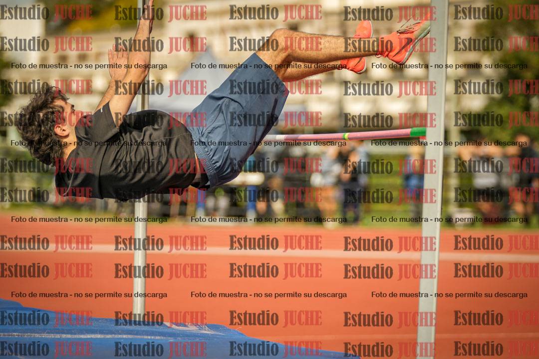 Fotos del salto en alto - incluye todos los grupos