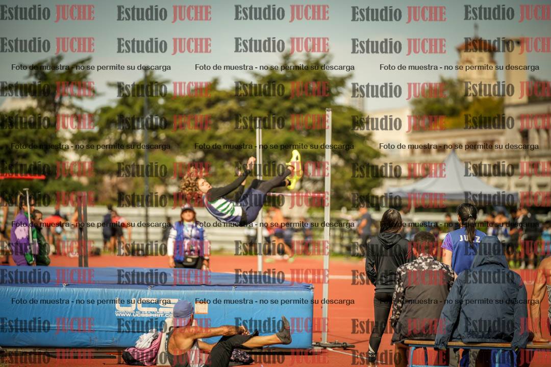 Fotos del salto en alto - incluye todos los grupos