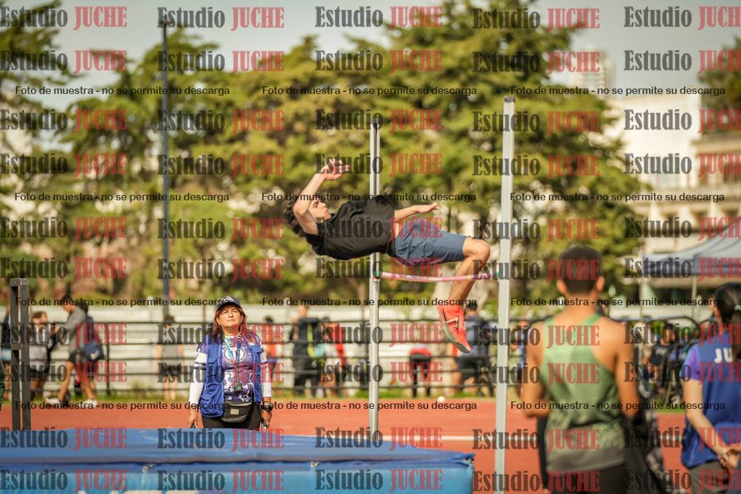 Fotos del salto en alto - incluye todos los grupos