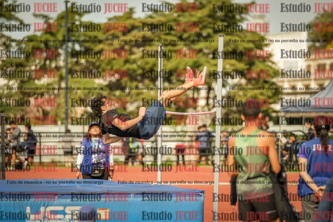Fotos del salto en alto - incluye todos los grupos