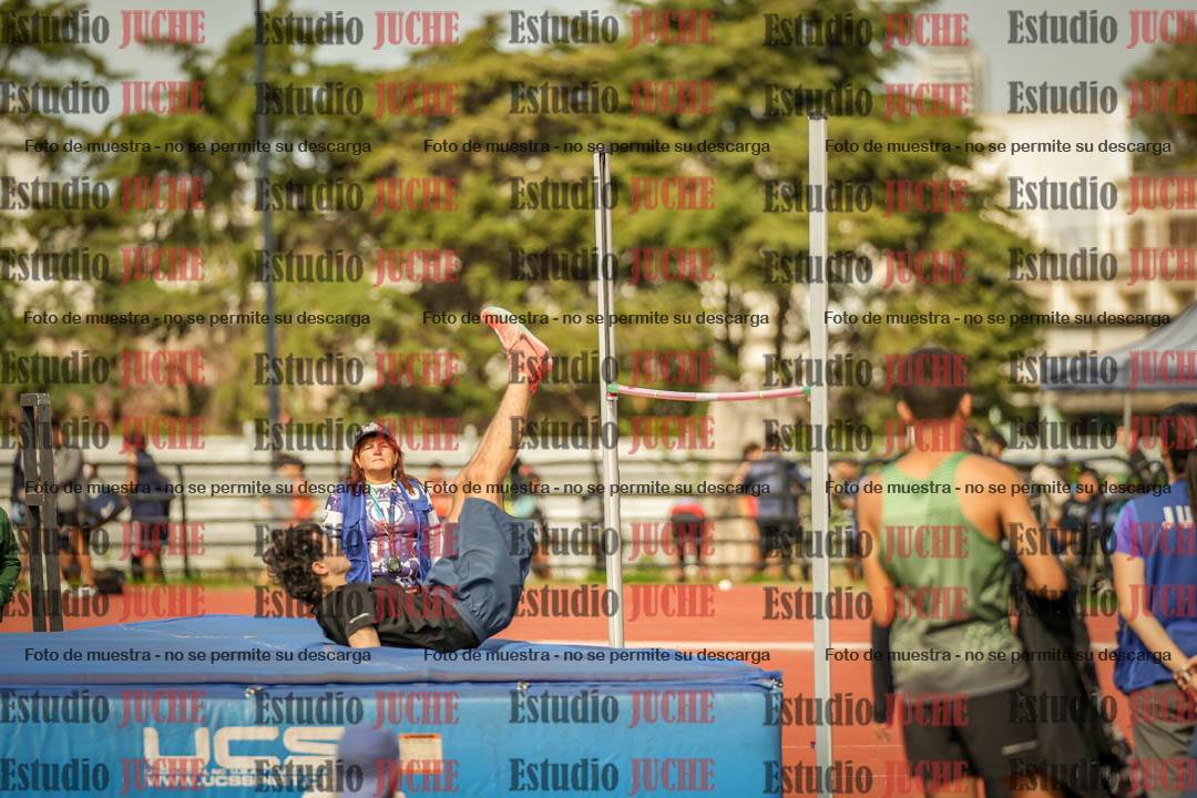 Fotos del salto en alto - incluye todos los grupos