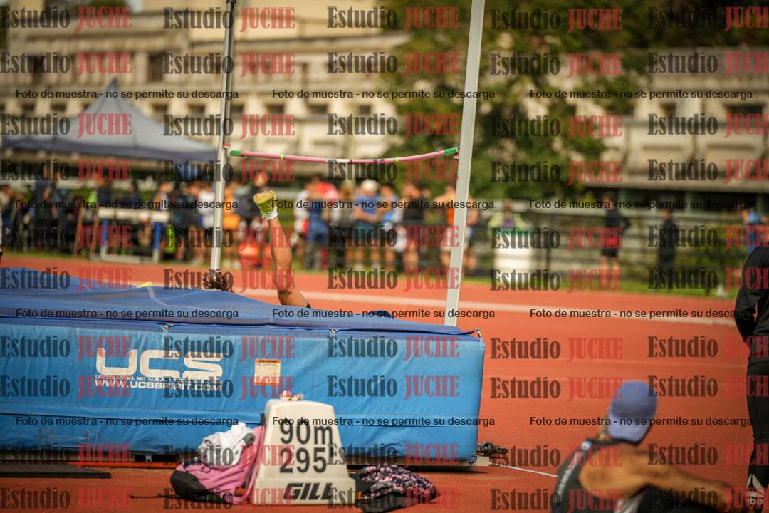 Fotos del salto en alto - incluye todos los grupos