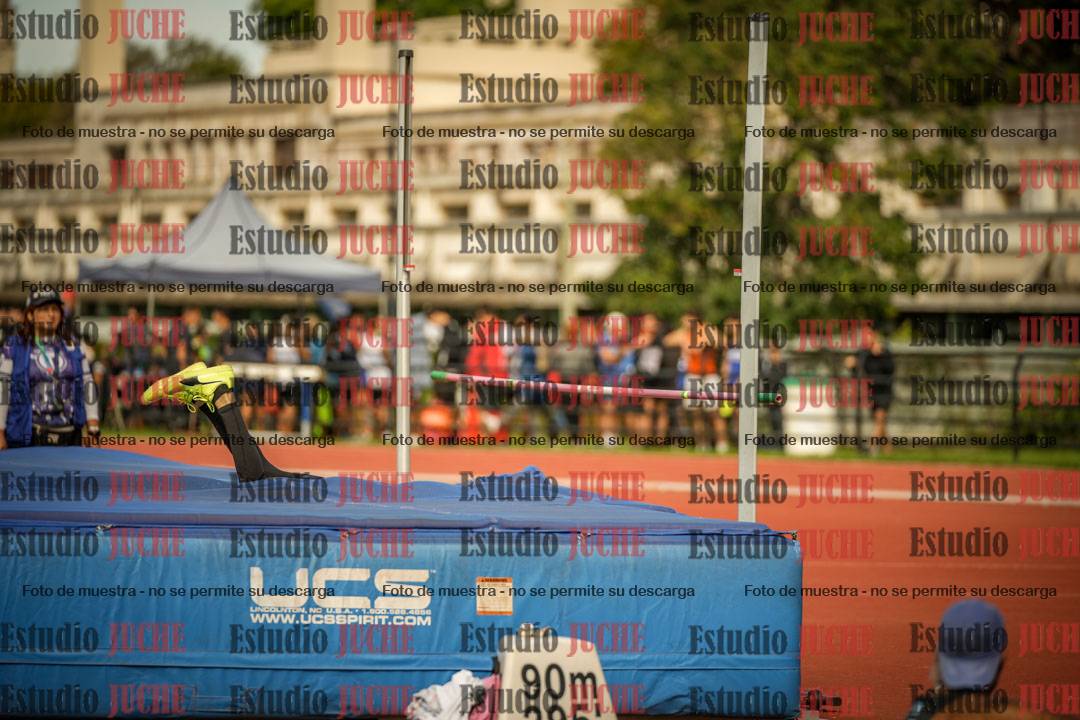Fotos del salto en alto - incluye todos los grupos