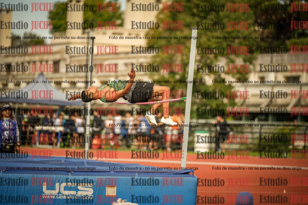 Fotos del salto en alto - incluye todos los grupos